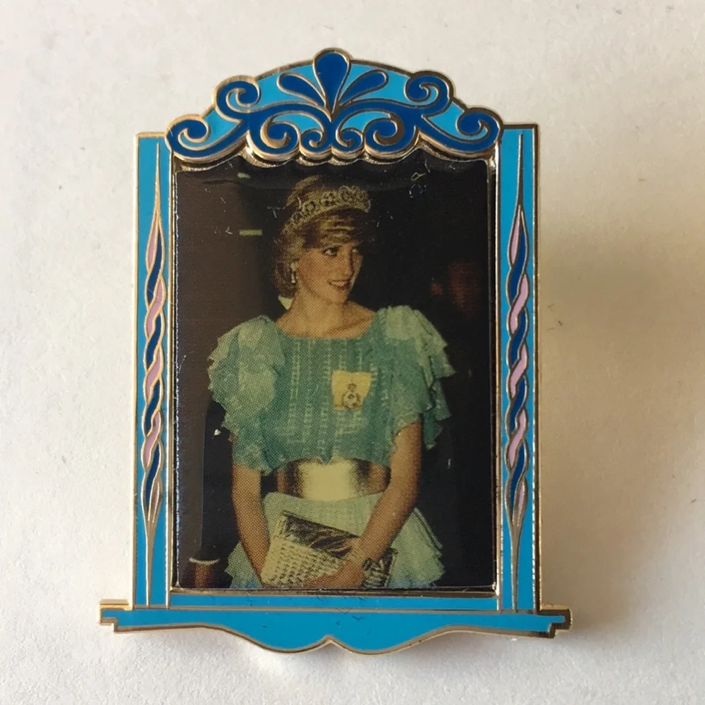 200? MBI Diana Wearing Stylish Party Dress Pin